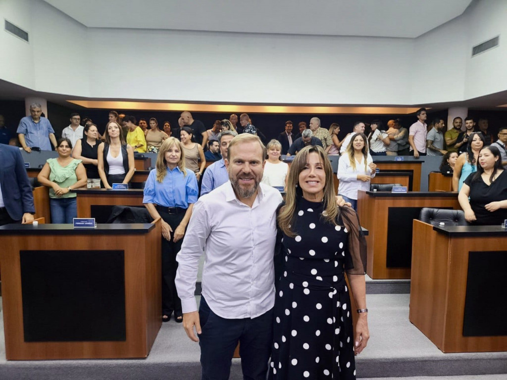 GASTON Y DULCE GRANADOS ENCABEZARON LA APERTURA DE SESIONES 2025